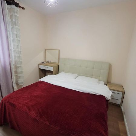 Ajla Komuna Apartament Apartman Tirana Kültér fotó