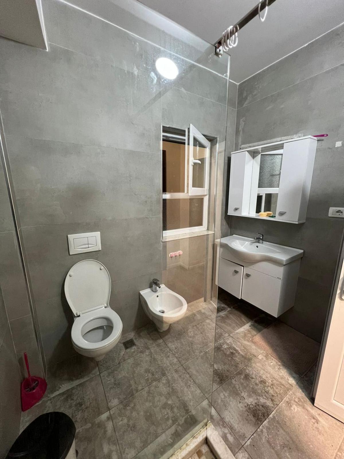 Ajla Komuna Apartament Apartman Tirana Kültér fotó