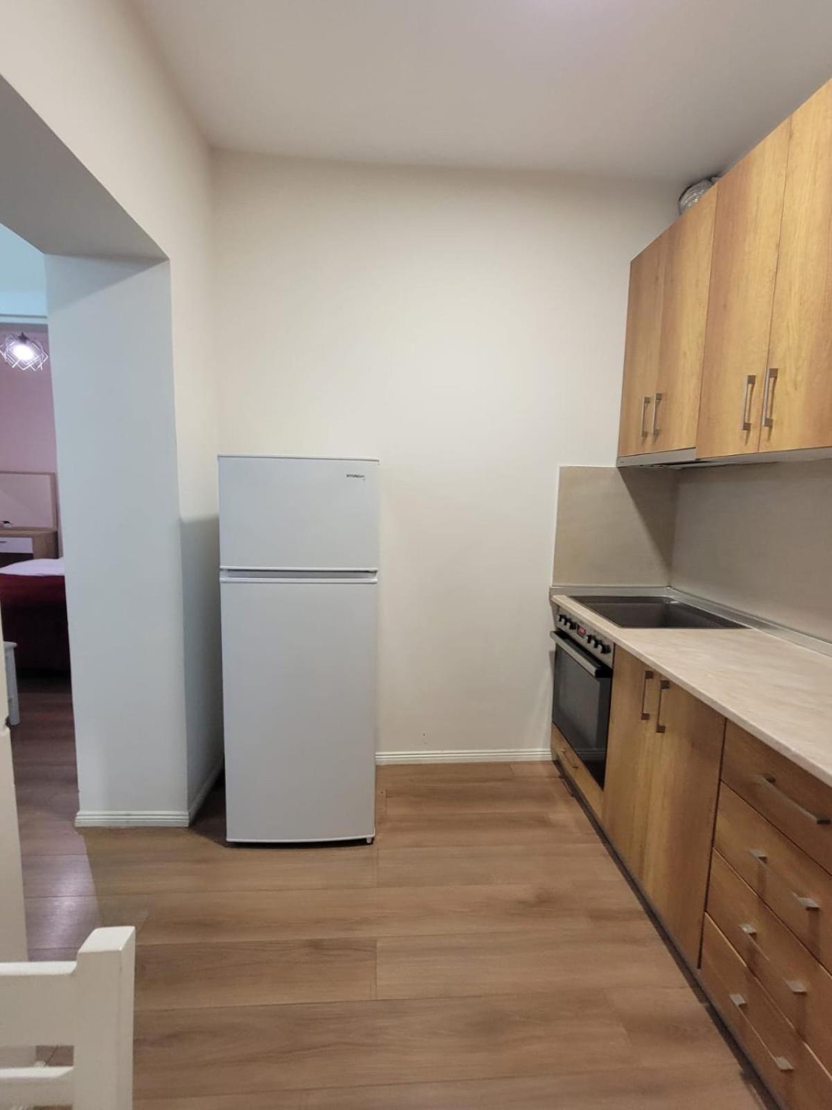 Ajla Komuna Apartament Apartman Tirana Kültér fotó
