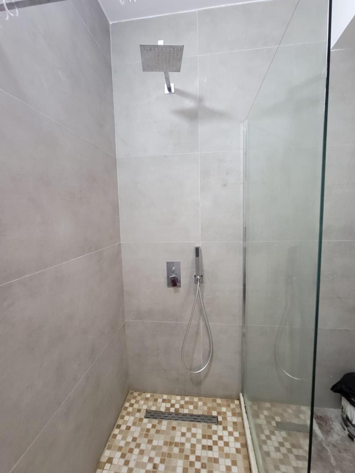 Ajla Komuna Apartament Apartman Tirana Kültér fotó